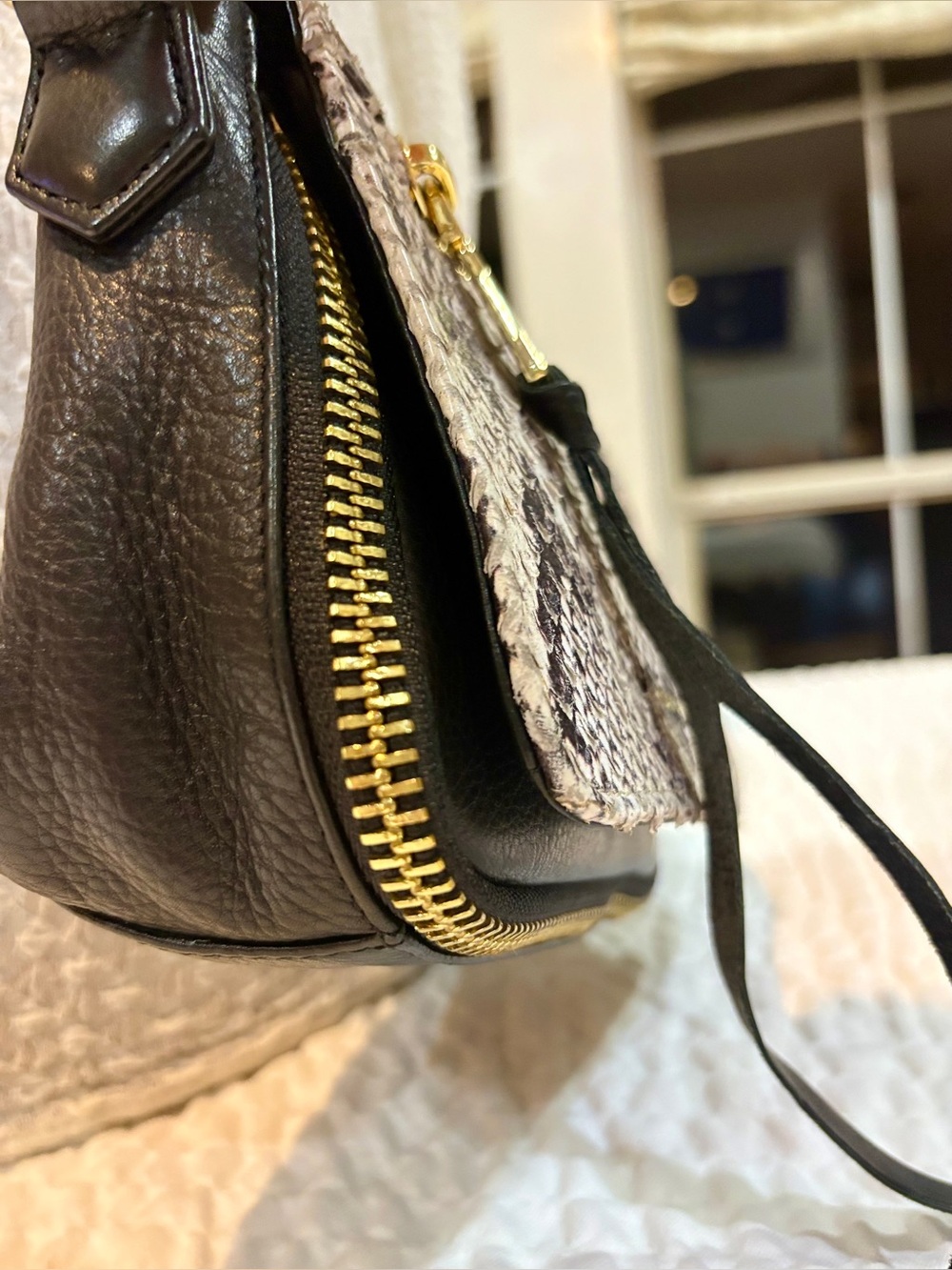 Aimee Kestenberg Sorrento Mini Crossbody Bag Snake & Supple Black Leather EUC - Picture 8 of 10
